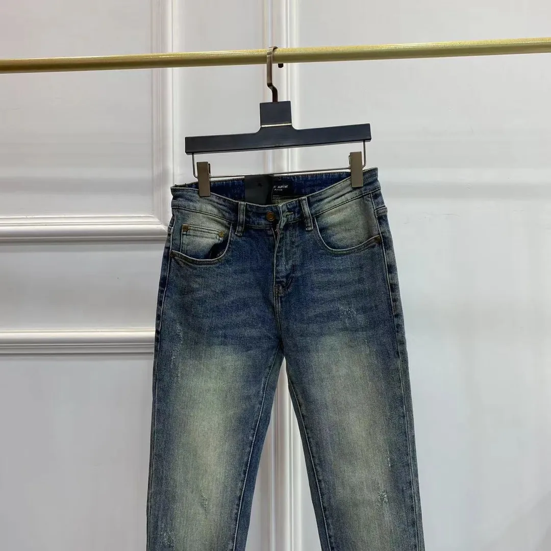 💰146 model number k58 🔥Autumn hot style SAINT LAURENT SLP Saint Laurent counter new jeans!  Yves Saint Laurent's top-quality super soft high cotton washed denim fabric! The cost of washing each piece is as much as three times that of conventional craftsmanship. The touch is extremely delicate. Once you get it, you really can’t put it down. It has a full sense of luxury! The real counters use materials worth more than a thousand yuan, giving you an unparalleled sense of luxury!  Details after details! Yves Saint Laurent’s latest debut model this year! The whole body has a simple and elegant design, the back pockets of the pants are made of high-quality craftsmanship, and the waistband has a luxurious logo leather label! Extremely exquisite! Real materials inside, just for the ultimate touch, without sacrificing high cost!  World premiere new product! Hot-selling items at the counter, the ultimate luxury! Whether it’s for personal use or as a gift, it’s a king-level choice! No pressure to manage any large business occasions and high-end private clubs! Highly recommended to buy!   Color; high-end blue Size: M-XXL